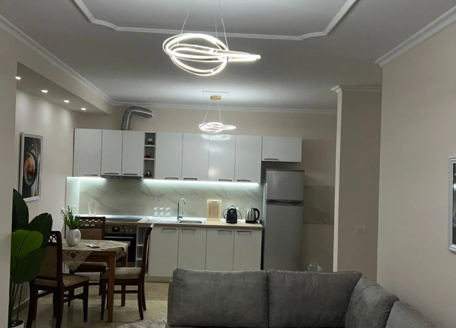 Art Apartment location