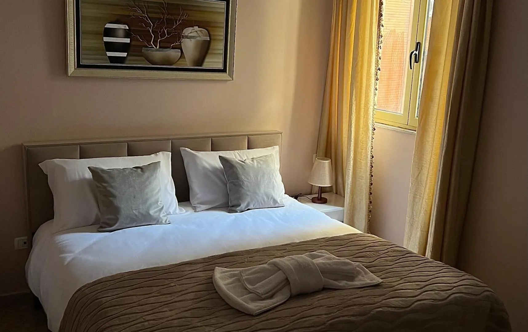 טיראנה Art Apartment אלבניה